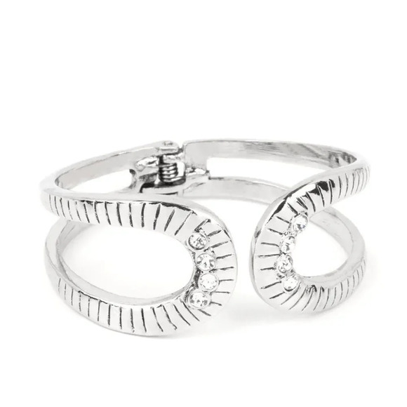 Badlands Treasure Hunt Necklace Set - Picture 5 of 11